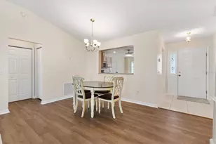915 Ventura Dr, Lady Lake, FL 32159 - Photo 7