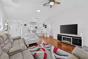 17107 SE 93rd Exeter Ct, The Villages, FL 32162 - Photo 9
