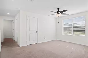 8673 Triumph Cir, Wildwood, FL 34785 - Photo 17
