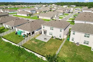 8673 Triumph Cir, Wildwood, FL 34785 - Photo 43