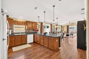 615 Osada Ave, The Villages, FL 32162 - Photo 7