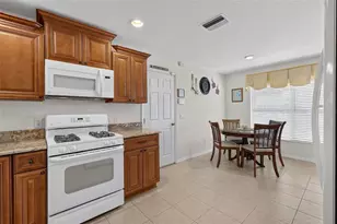 1869 Scarboro Ct, The Villages, FL 32162 - Photo 9