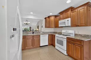 1869 Scarboro Ct, The Villages, FL 32162 - Photo 11