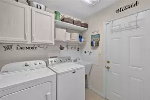 1869 Scarboro Ct, The Villages, FL 32162 - Photo 17