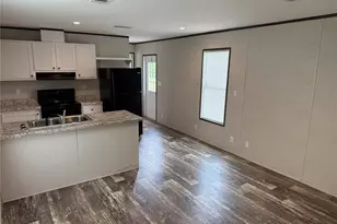 1129 NW 12th Ln, Lake Panasoffkee, FL 33538 - Photo 7