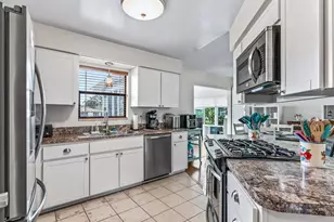 65 Aberdeen Cir, Leesburg, FL 34788 - Photo 13