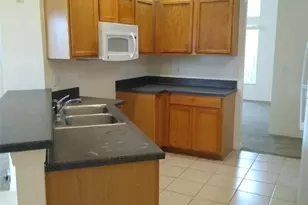 2911 Sweetspire Cir, Kissimmee, FL 34746 - Photo 13