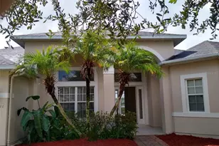 2911 Sweetspire Cir, Kissimmee, FL 34746 - Photo 1
