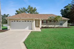 110 Twin Lake Cir, Umatilla, FL 32784 - Photo 1