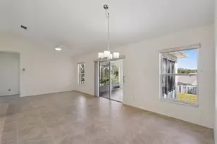 110 Twin Lake Cir, Umatilla, FL 32784 - Photo 11