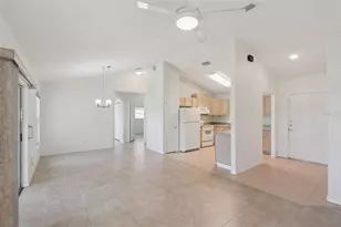 110 Twin Lake Cir, Umatilla, FL 32784 - Photo 5