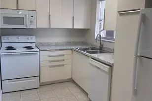107 Lake Evelyn Dr, West Palm Beach, FL 33411 - Photo 9
