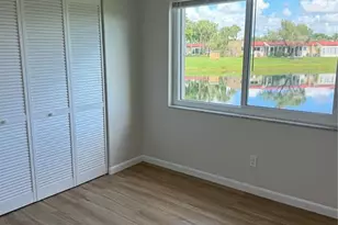107 Lake Evelyn Dr, West Palm Beach, FL 33411 - Photo 11