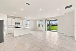 8552 Pinecrest Trl, Wildwood, FL 34785 - Photo 11