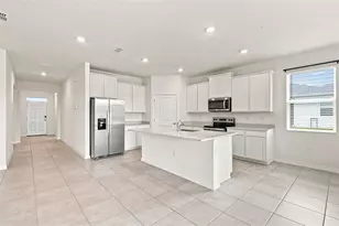 8552 Pinecrest Trl, Wildwood, FL 34785 - Photo 5