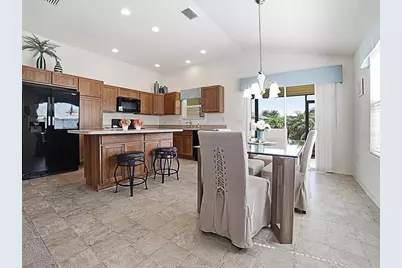 811 Clifford Court, The Villages, FL 32163 - Photo 5