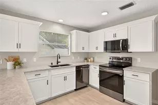 652 San Pedro Dr, The Villages, FL 32159 - Photo 33