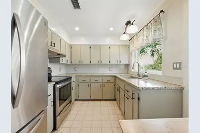 1426 Crestview Drive, Mount Dora, FL 32757 - Photo 9