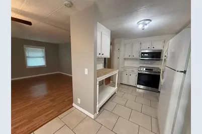 758 Royal Palm Circle, Largo, FL 33778 - Photo 9