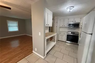 758 Royal Palm Cir, Largo, FL 33778 - Photo 9