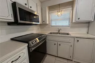 758 Royal Palm Cir, Largo, FL 33778 - Photo 13