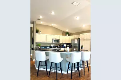 17150 SE 78th Larchmont Court, The Villages, FL 32162 - Photo 11