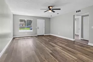 424 E Rosewood Ln, Tavares, FL 32778 - Photo 5