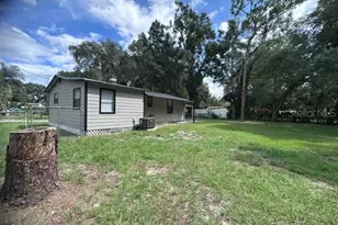 1215 Manor Dr, Leesburg, FL 34748 - Photo 9