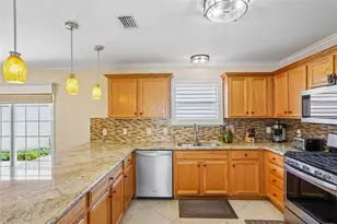 17760 SE 84th Peyton Ct, The Villages, FL 32162 - Photo 11