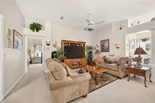 916 Ramos Dr, The Villages, FL 32159 - Photo 27
