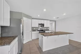 8510 Triumph Cir, Wildwood, FL 34785 - Photo 23