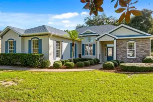 202 N Dixie Dr, Howey in the Hills, FL 34737 - Photo 1