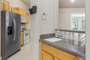 202 N Dixie Dr, Howey in the Hills, FL 34737 - Photo 3