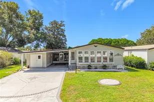 658 Rainbow Blvd, Lady Lake, FL 32159 - Photo 1