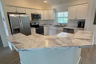 3915 Wine Palm Way, The Villages, FL 32163 - Photo 5