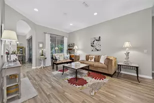 217 Crepe Myrtle Dr, Groveland, FL 34736 - Photo 9