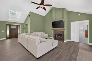 267 Reserve Dr, Tavares, FL 32778 - Photo 11