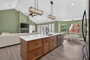 267 Reserve Dr, Tavares, FL 32778 - Photo 17