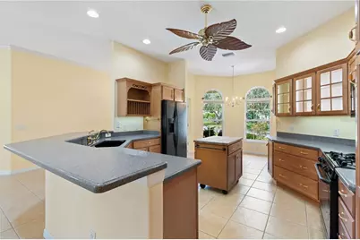 8018 SE 167th Hilltop Loop, The Villages, FL 32162 - Photo 9