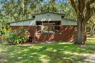 2827 Hammock Grove Rd, Groveland, FL 34736 - Photo 3
