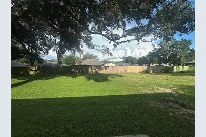 809 Dennis Avenue, Fruitland Park, FL 34731 - Photo 15