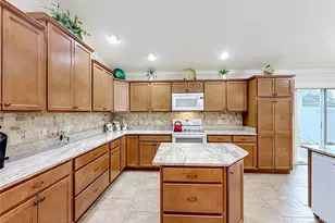 1068 Becker Ave, The Villages, FL 32163 - Photo 11