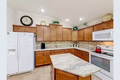 1068 Becker Avenue, The Villages, FL 32163 - Photo 15