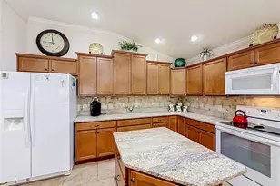1068 Becker Ave, The Villages, FL 32163 - Photo 15