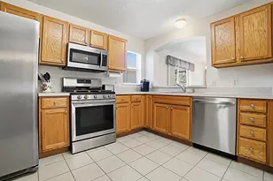 484 Aintree Ln, The Villages, FL 32162 - Photo 9