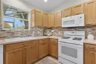 3499 Auburndale Ave, The Villages, FL 32162 - Photo 17