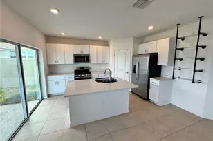 33981 Sky Blossom Cir, Leesburg, FL 34788 - Photo 5