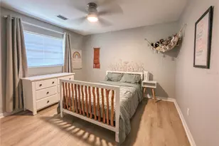 7413 Lakeshore Dr, Tampa, FL 33604 - Photo 9