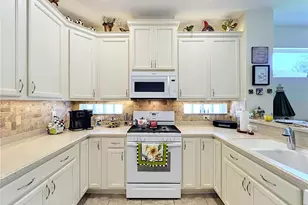 8290 Bridgeport Bay, Mount Dora, FL 32757 - Photo 9