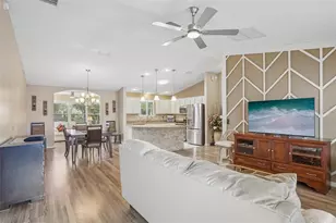 928 Eastmont Ct, The Villages, FL 32162 - Photo 5